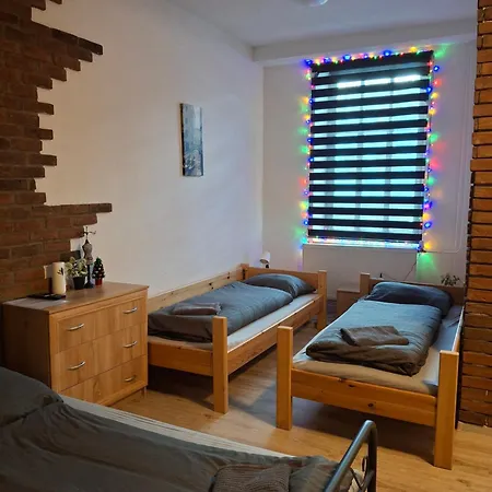 U Tomaska アパート